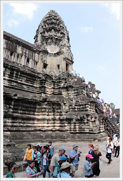 Cambodia_AngkorWat_3759_3_m