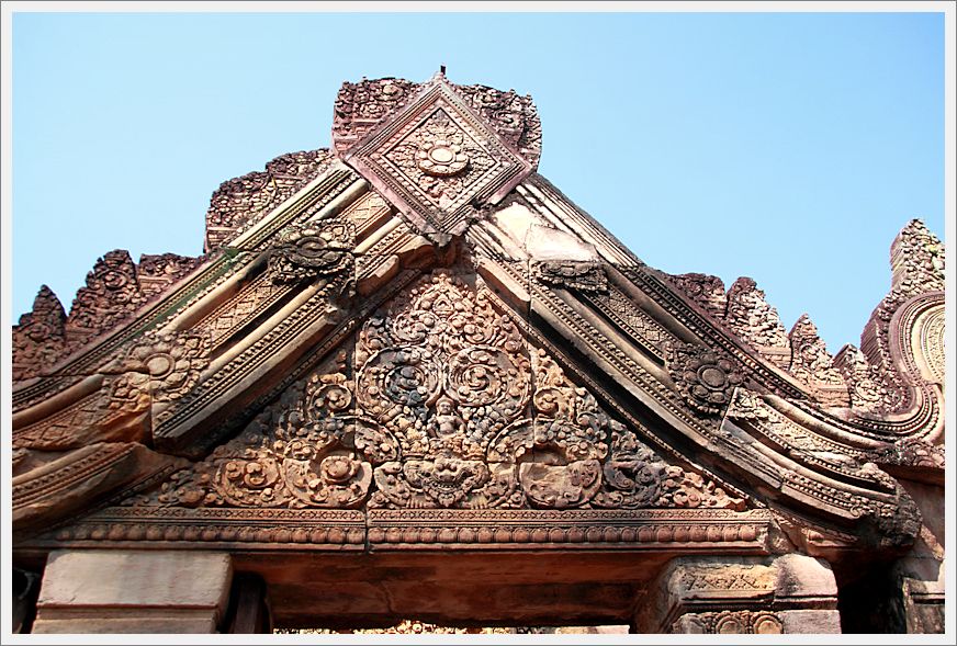 Cambodia_BanteaySreiTemple_8313_m