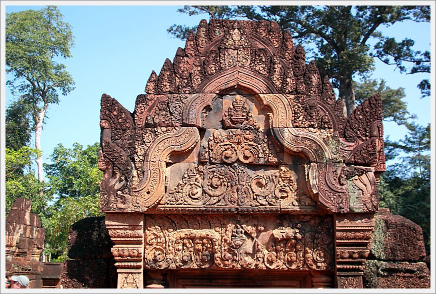 Cambodia_BanteaySreiTemple_8323_m