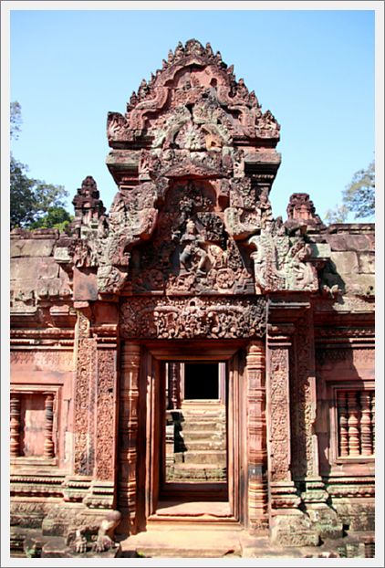 Cambodia_BanteaySreiTemple_8328_m