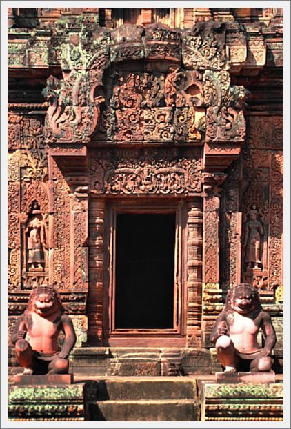 Cambodia_BanteaySreiTemple_8346_m