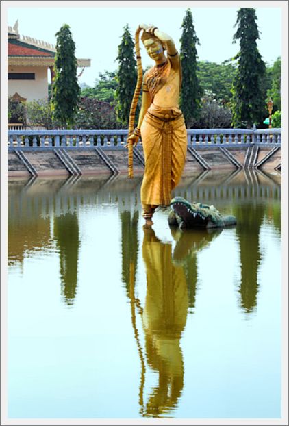 MekongCruise_Cam_Monastery_7619_m