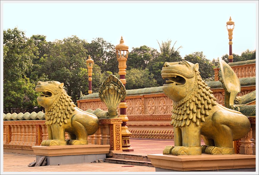 MekongCruise_Cam_Monastery_7621