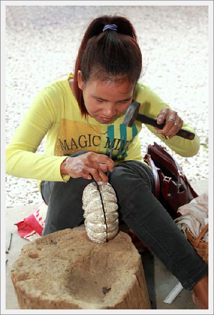 Cambodia_SiemReap_CraftsPeople_7852_m