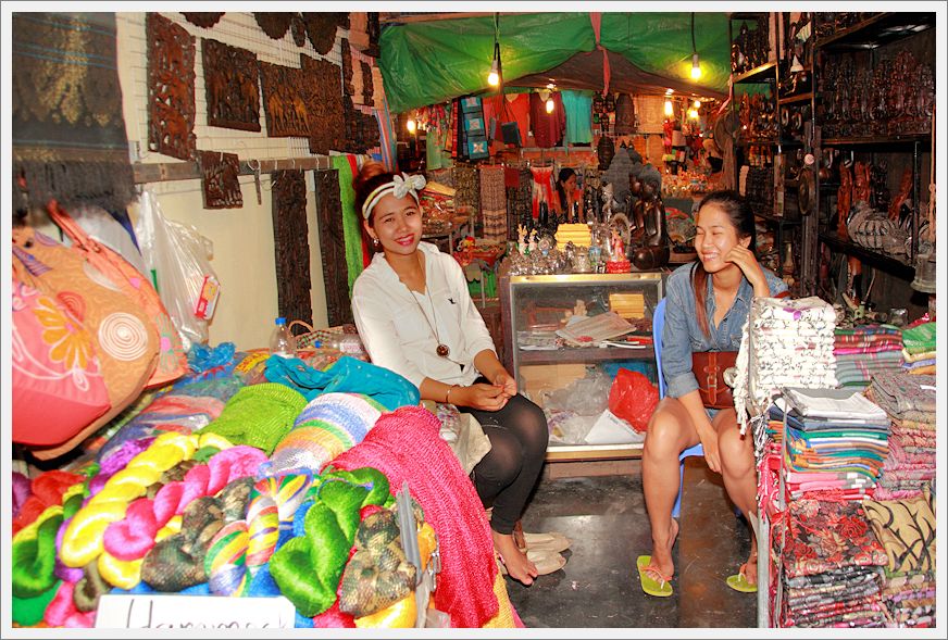 Cambodia_SiemReap_NightMarket_7905