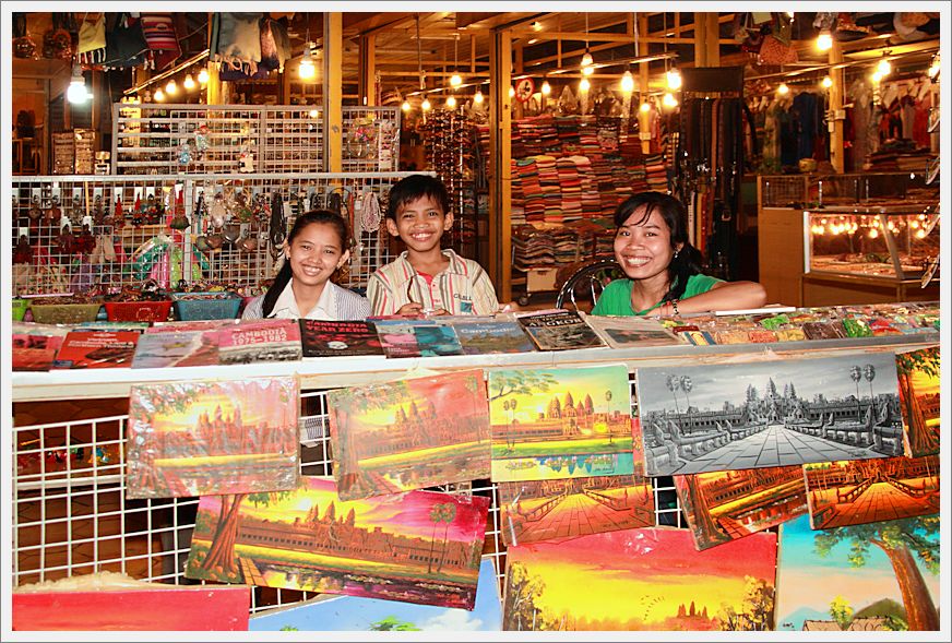 Cambodia_SiemReap_NightMarket_7910_m