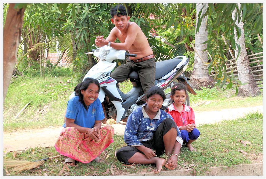 Cambodia_SiemReap_VillageLife_8638