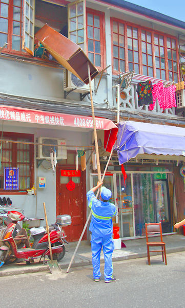 How to get a cupboard to an upstairs room in Shanghai