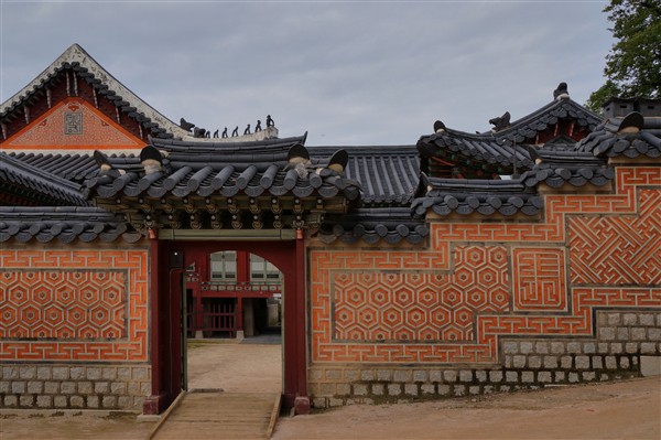 Gyeongbokgung_DSC03650_edited_600px.jpg