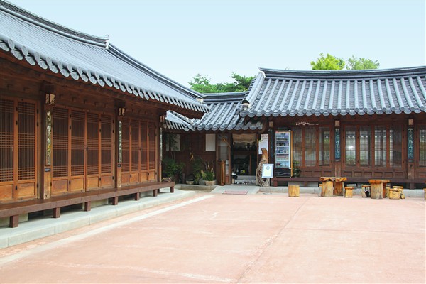 S_Korea_Seoul_HanokVillage_3268_m_600.jpg