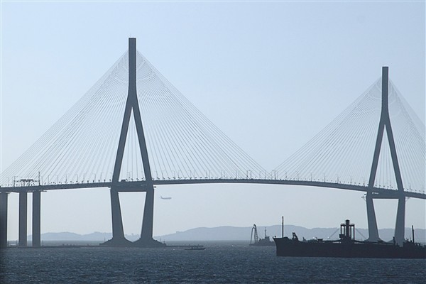 Incheon_CausewayBridge_0416_3000_m.jpg