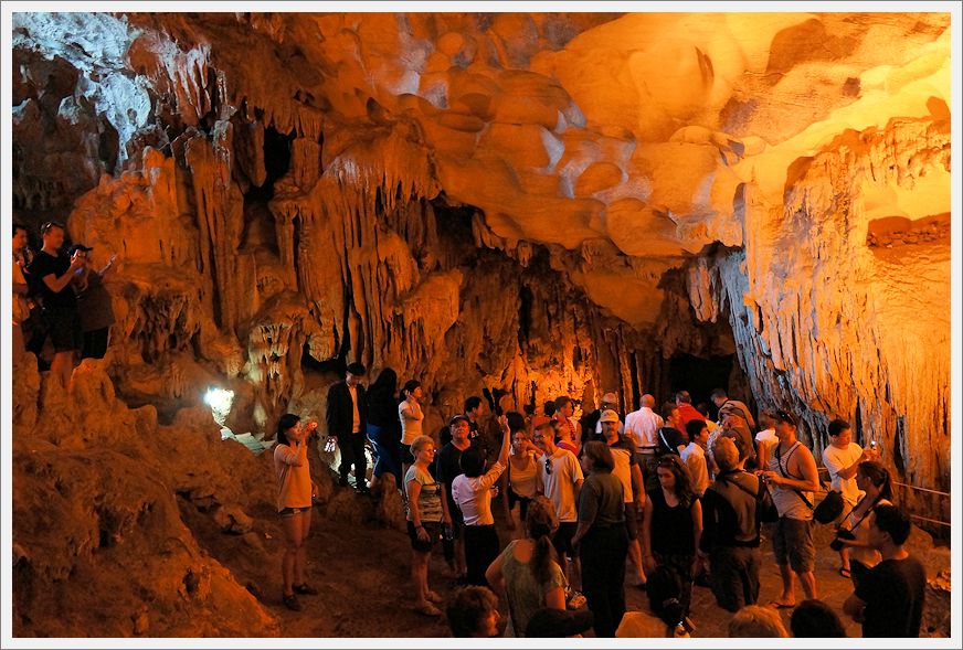 HaLongBay_cave_DSC03205