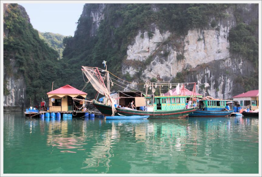 Vietnam_HalongBay_VungVieng_8939