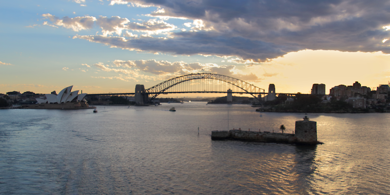  Carnival Spirit leaving Sydney