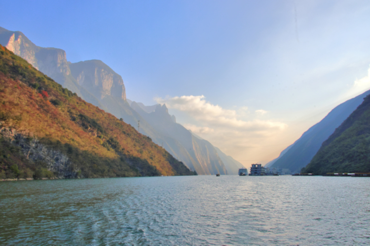 Shennv tributary, Wu Gorge cliff in the background