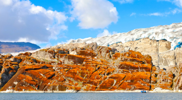 Tempano Glacier and algea rocks, Chile