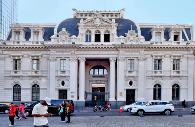 Santiago_Plaza de Armas_Departmant of tourism Building