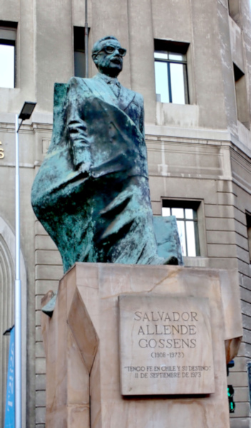 Santiago_Sculpture of Salvadore Allende
